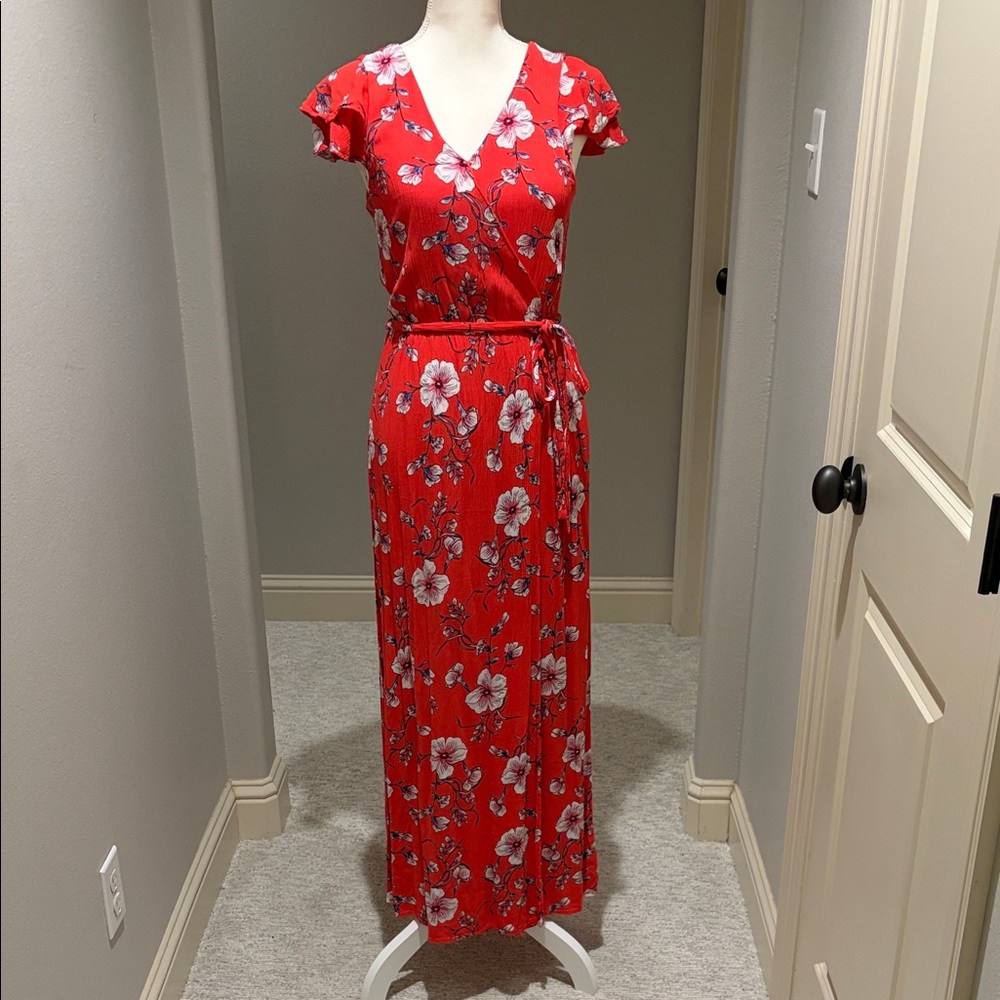 Chic Red Floral Maxi Dress